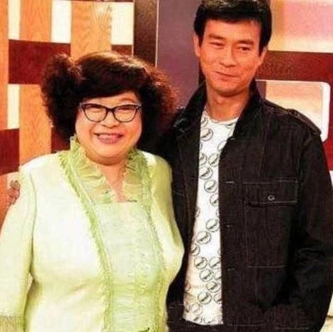 郑少秋现任老婆被“挖”:隐瞒了整整29年!原来是“赫赫有名”的她