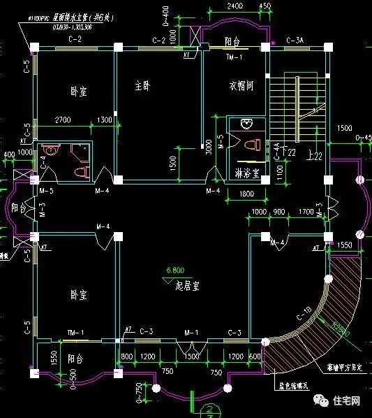 这栋四层豪华欧式别墅,带弧形回廊,据说造价上百万