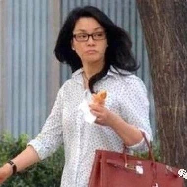 巩俐53岁卸妆后,毛阿敏卸妆后,孙俪卸妆后,网友:真心不敢认!