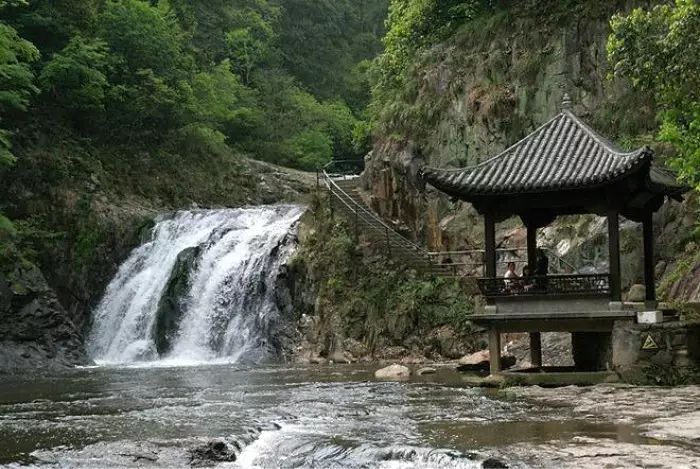 诸暨西岩龙潭景区(免费的哦)