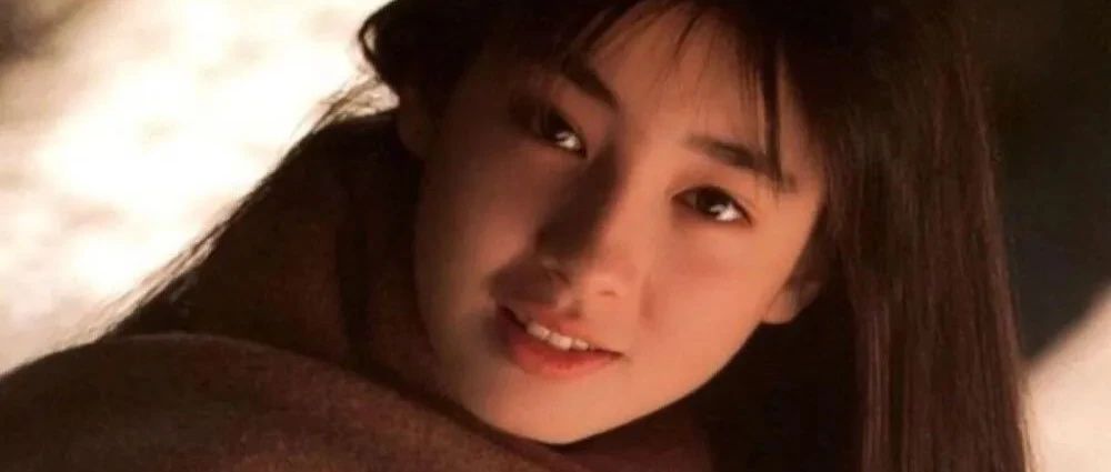 上个世纪日本传奇女星,17岁宫泽理惠被亲妈迫害,拍色情写真,23岁自杀未遂,如今.....