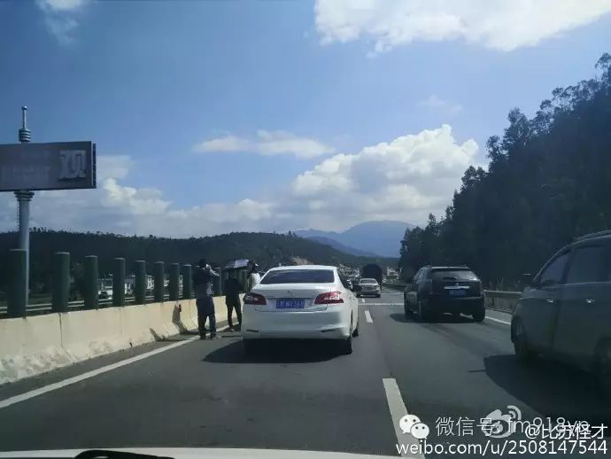 昆石高速阳宗,松茂,小团山路段,昆楚高速彩云隧道的堵车情况大部分都