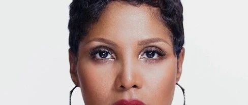 磁性、低沉、性感的歌声——Toni Braxton《西班牙吉他》\《那个人就是你》