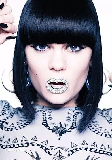 新闻 JESSIE J《歌手》首场夺冠