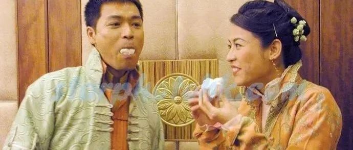 郭晋安向相恋4年的刘小慧求婚,但她以不婚主义为由拒绝,转身嫁给了身价2亿的苏志威