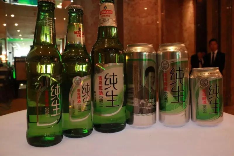 黄晓明自曝酒量,哈啤酒用盆,朋友圈被刷爆啦!