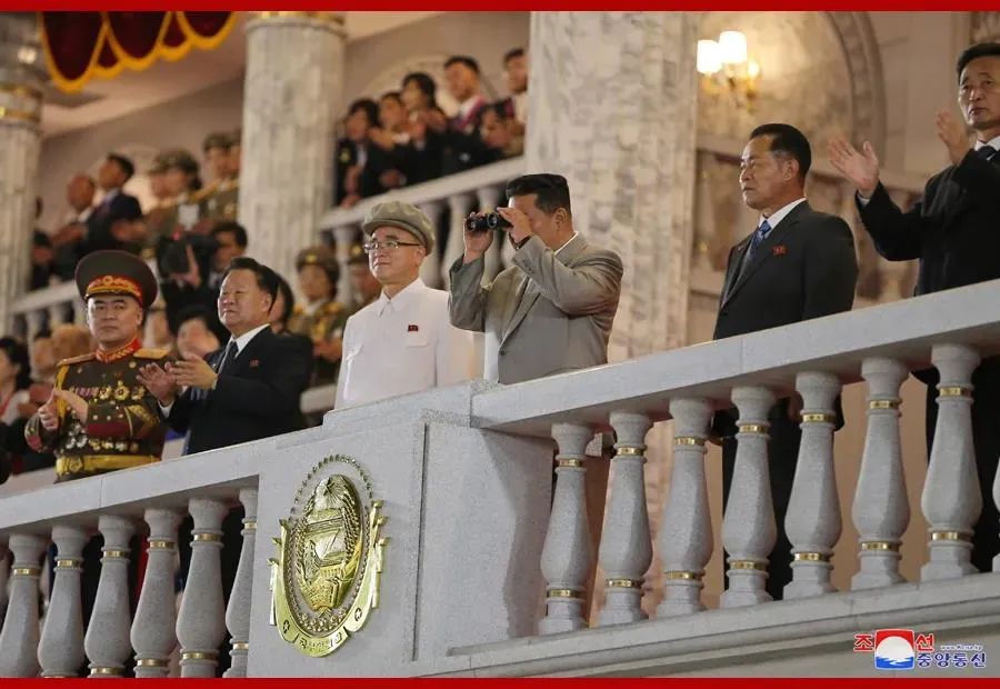 1932年4月25日的朝鲜人民革命军成立日,庆祝1948年9月9日 的国庆日