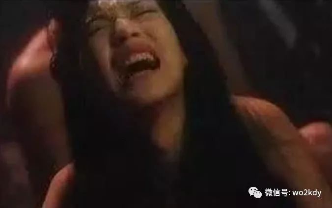 在2000年的这一年舒淇和张家辉一起合作了赌圣3:无名小子这一部影片
