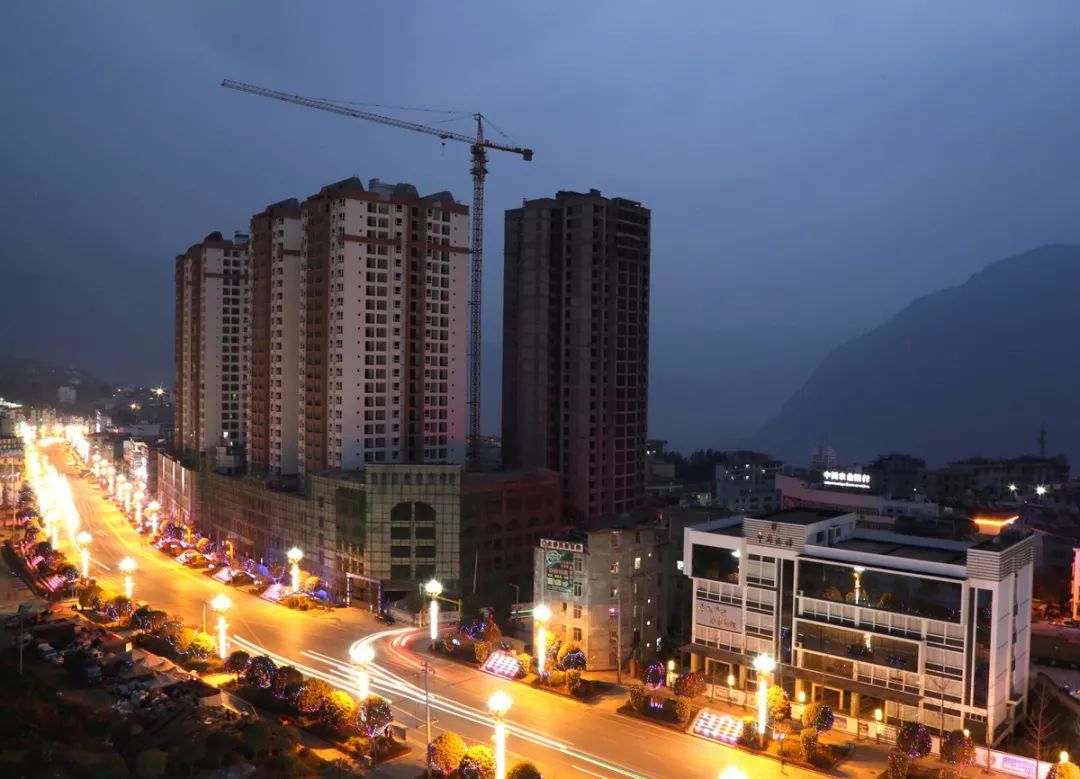 ta的所有日志 查看日志 夜幕降临 漫步永善县城 五彩缤纷的夜景 靓丽