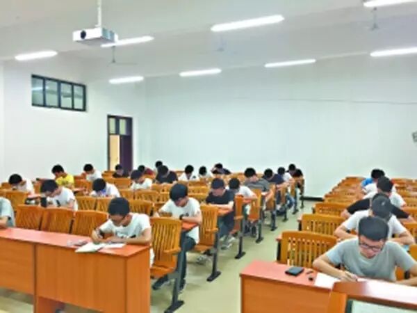 一人考试作弊，全班成绩作废！这种“连坐”合理吗？插图