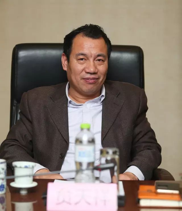 协会常务副会长张荣明以及副会长刘元风,薄成书,罗建凡,周严,莫觉凡