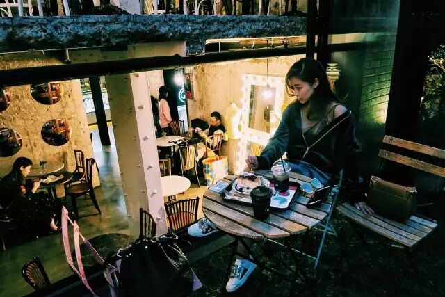 打着喝咖啡的旗号，去韩国做个水当当的美人儿！