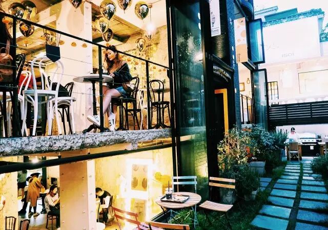 打着喝咖啡的旗号，去韩国做个水当当的美人儿！