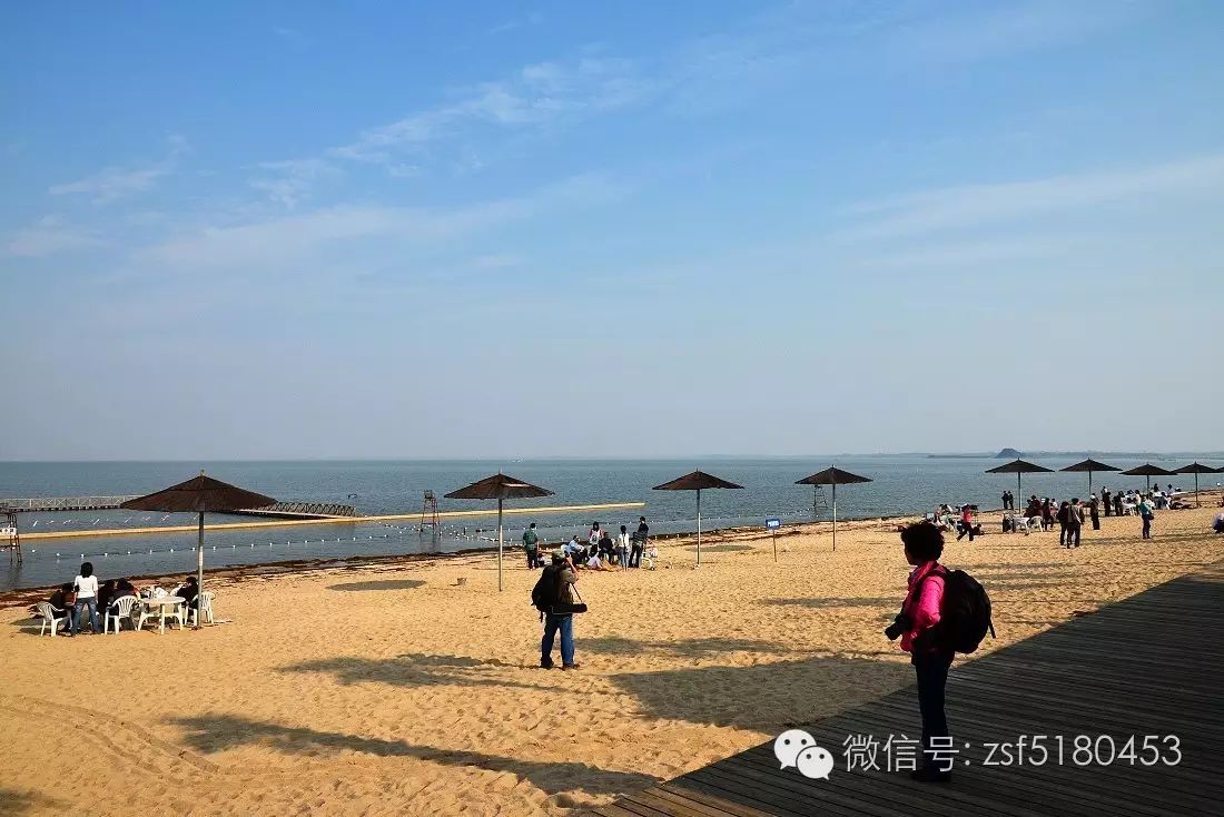 用餐:自理  3,门票:梁子湖门票 往返船票75元/人,龙湾套票:含沙滩浴场