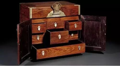 90%相似度的红木家具,价格为何相差十几倍?