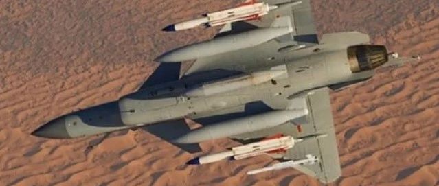 美媒：中国歼-10C各方面都更强，轻松帮巴基斯坦模拟对抗阵风