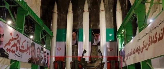 首创“导弹机枪”！伊朗人太有才了，把弹道导弹都整成连发了