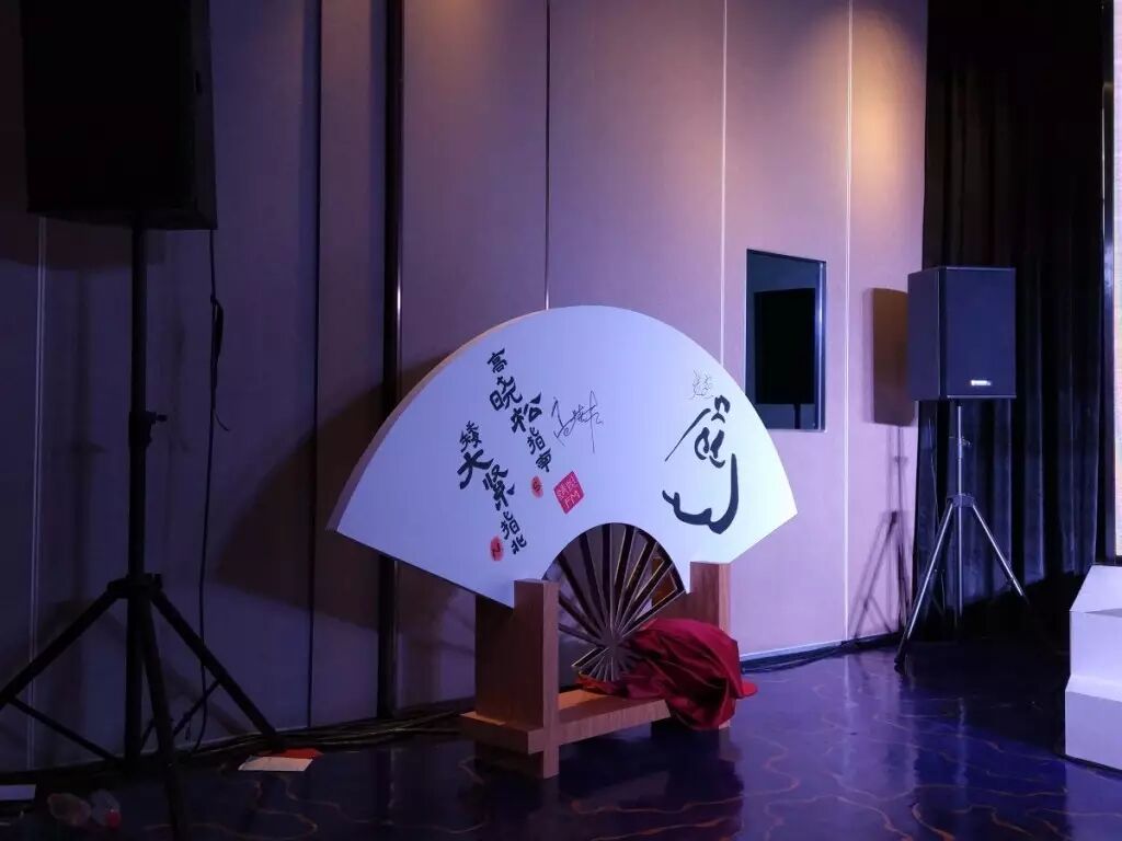 papi酱高调入驻分答社区，“过气网红”如何咸鱼翻身？