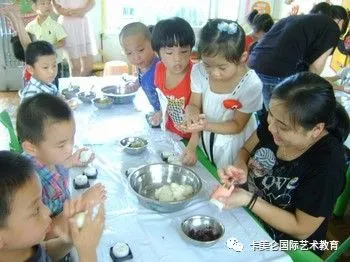 双节同庆,来和孩子们一起制作月饼吧 双节同庆,来和孩子们一起制作月饼吧
