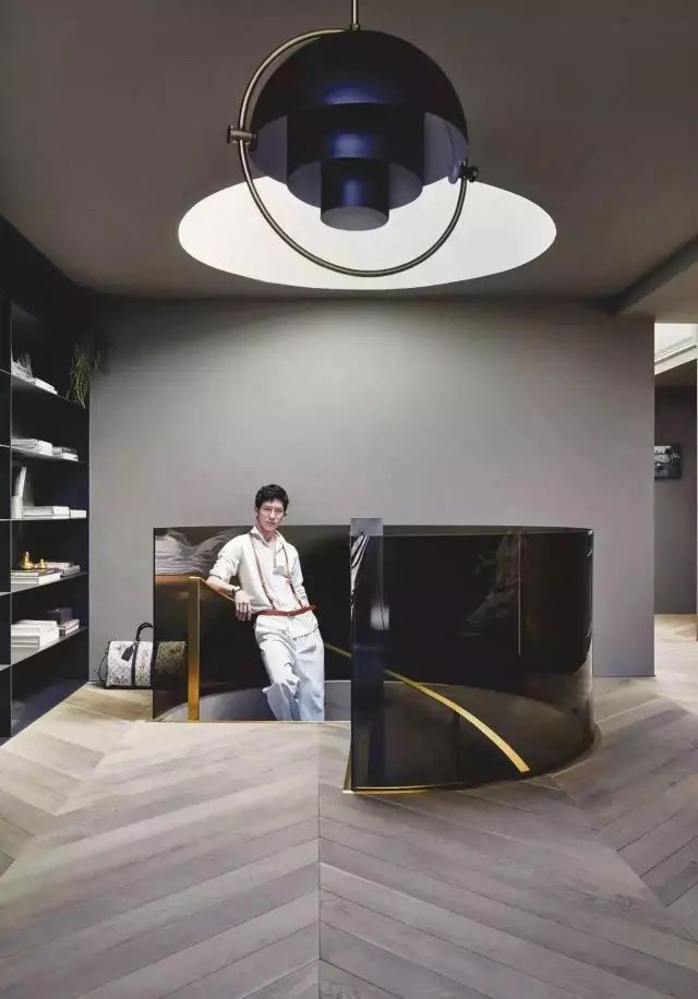 地板369鋪法先鋪3還是9_地板鋪人字形木地板好嗎_地熱鋪什么樣的地板好