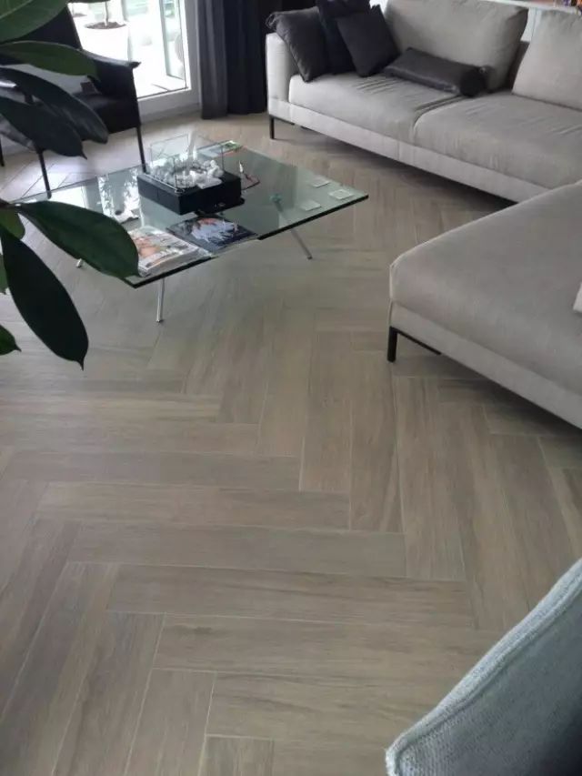 地熱鋪什么樣的地板好_地板369鋪法先鋪3還是9_地板鋪人字形木地板好嗎