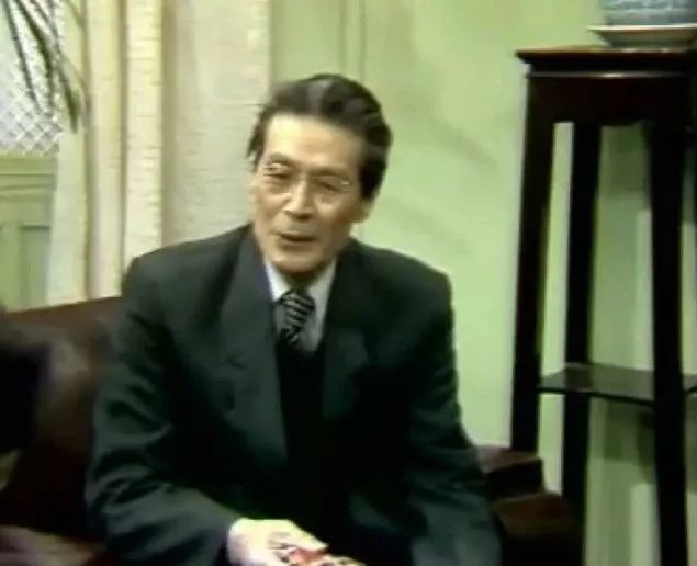 蓝天野用党给的名字演绎传奇
