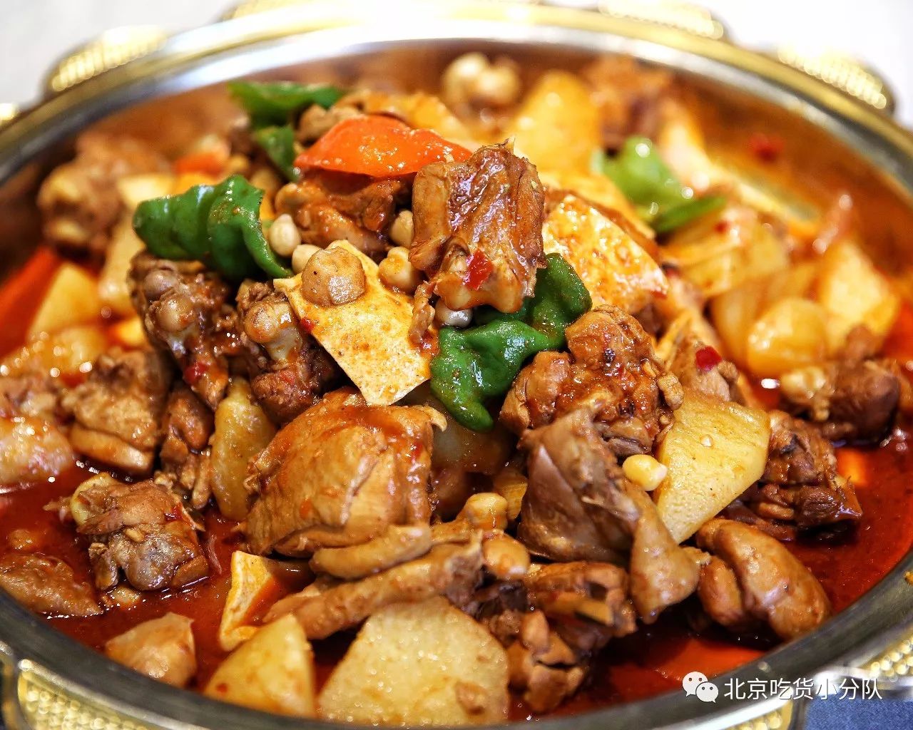 传统的新疆味儿 加了料的大盘鸡