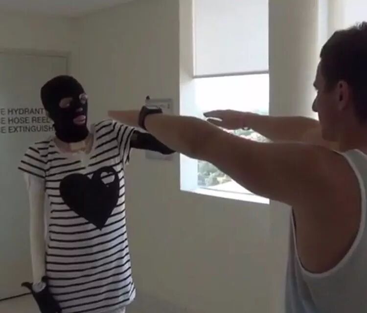 24岁被大火毁容,28岁嫁给全世界最帅的男人,如今怀孕轰动全世界!-怀孕期