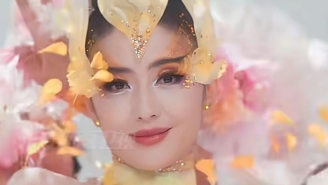 佟丽娅的《花开富贵》,实在太美了