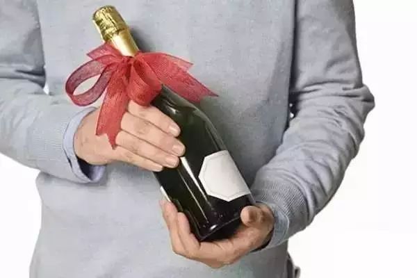 过年还愁送什么酒?照着这个攻略送......得体!有面子!