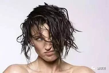 头发出油掉发该怎么办？