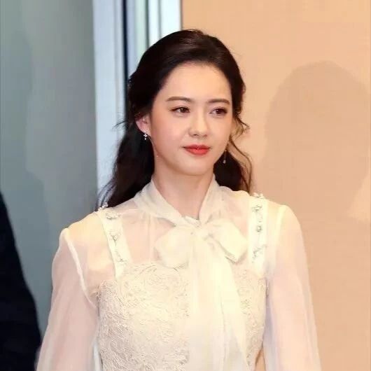 高雅拉拍摄《獬豸》过程中脚踝韧带撕裂