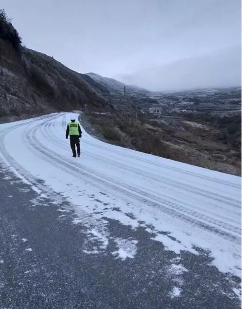 下雪啦!贵州多地结冰,怪不得仁怀这么冷!