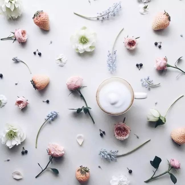 咖啡與花朵交織成餐桌上的優雅美景：日本Instagrammer以花卉藝術療癒每個早晨時刻 家居 第4張