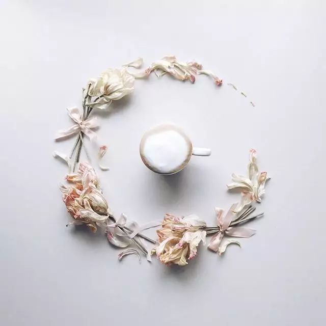 咖啡與花朵交織成餐桌上的優雅美景：日本Instagrammer以花卉藝術療癒每個早晨時刻 家居 第12張