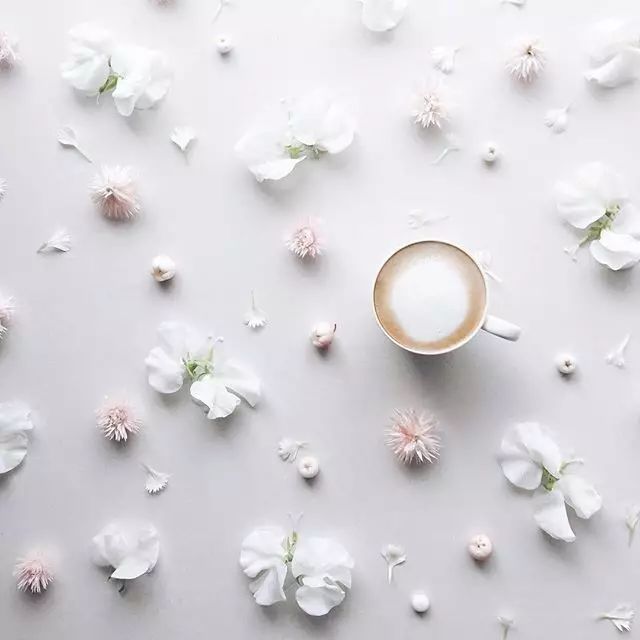咖啡與花朵交織成餐桌上的優雅美景：日本Instagrammer以花卉藝術療癒每個早晨時刻 家居 第3張