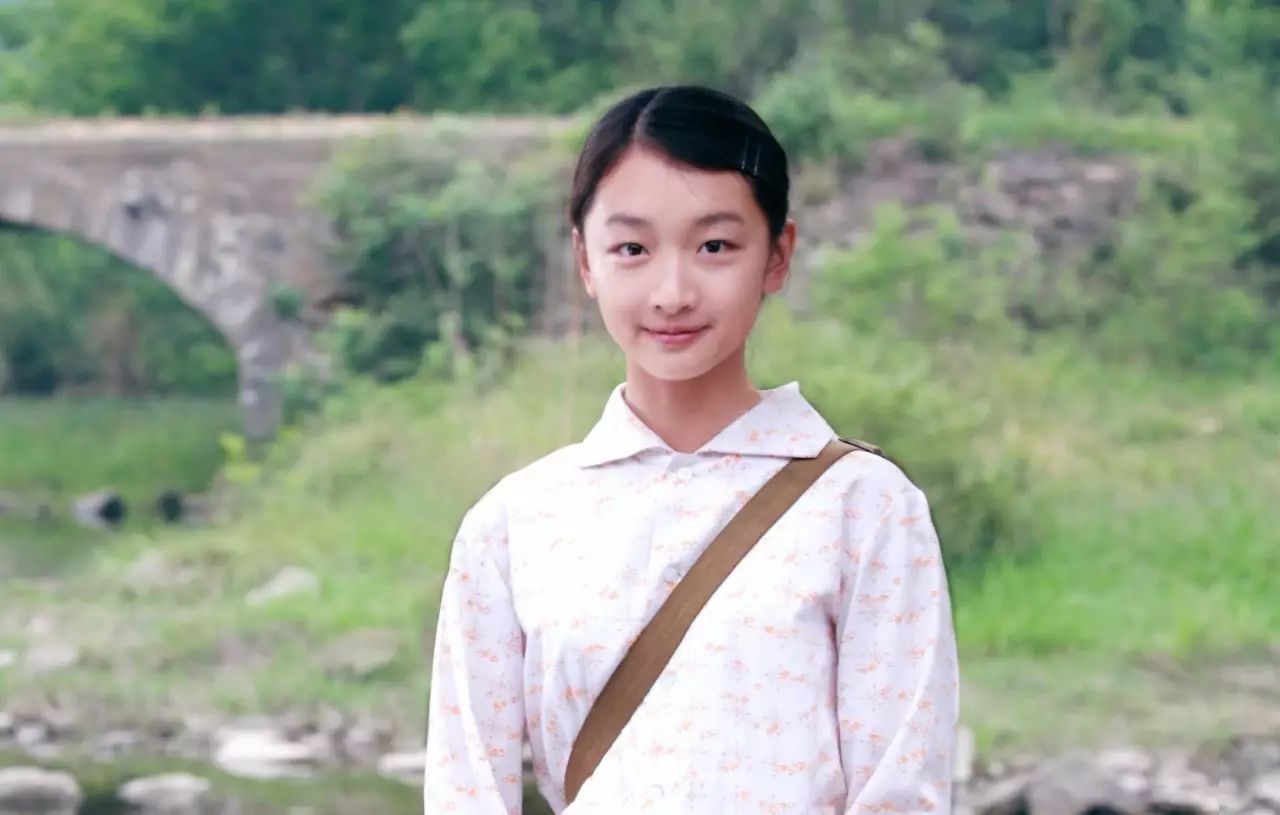 从乡村土妞到时髦女神,小个子周冬雨是如何逆袭的?