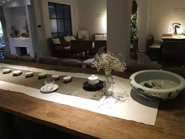 房间的风格质朴又充满了细节
