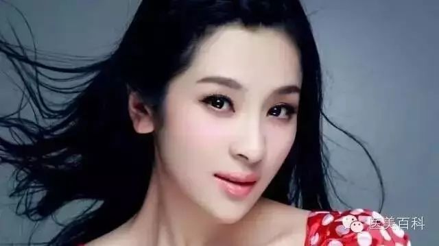 为什么你勉强能被称为女人,而她们都可以叫做女神吗?