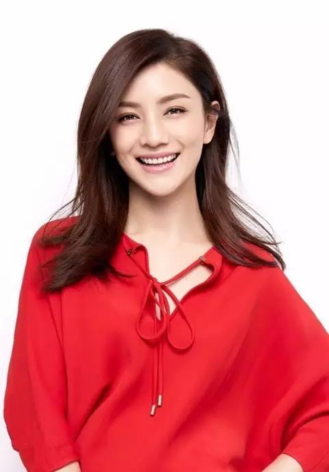 伊能静嫁鲜肉如履薄冰,她嫁了最不正经的男人却被宠成公主,还培养了一个国民老公……