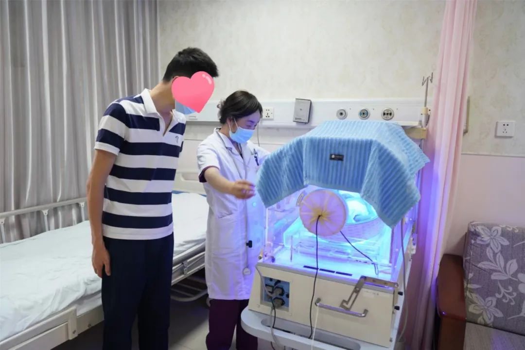 宝宝黄疸别担心扬州市妇保院开启新生儿日间光疗病房