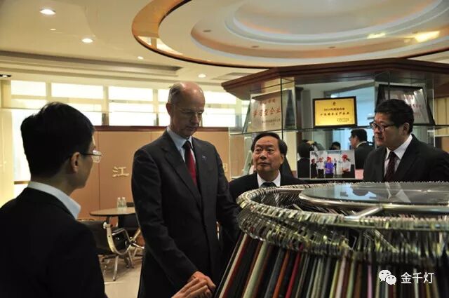 德国巴斯夫集团 拜耳_德国巴斯夫快乐跑_德国巴斯夫集团