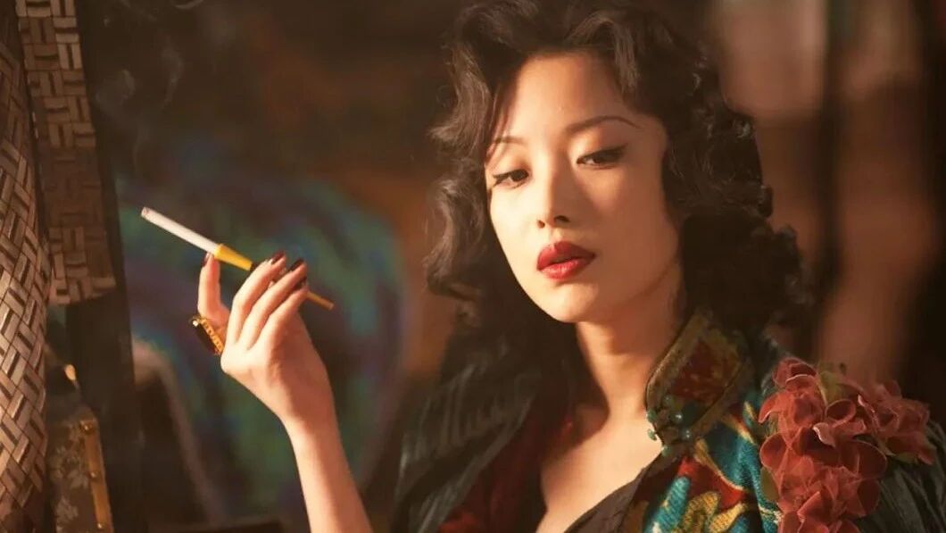 如此风情万种的美人，可惜遇到了日本兵，真实记录日本罪行的电影