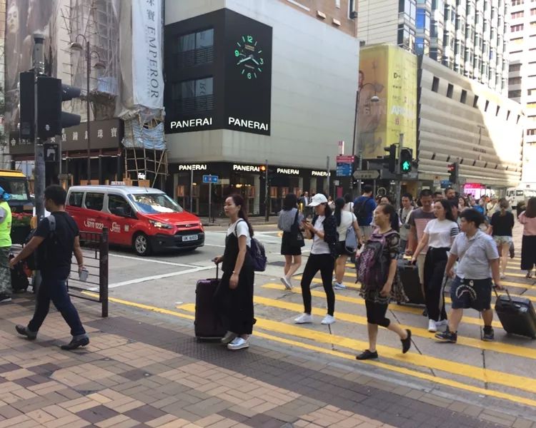 黄金周欧宝体育官方网站内地游客数量创新高香港商户们满意地笑了