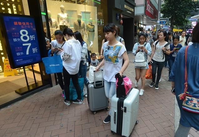 黄金周欧宝体育官方网站内地游客数量创新高香港商户们满意地笑了