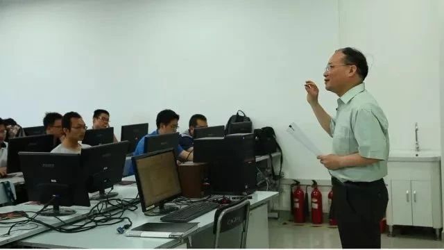 良师益友|曾攀:edx里“想要摘取数学皇冠”的有限元导师