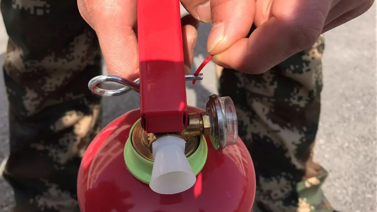 液化气罐着火该如何灭火,灭火器的使用方法,初起火灾扑救等消防安全