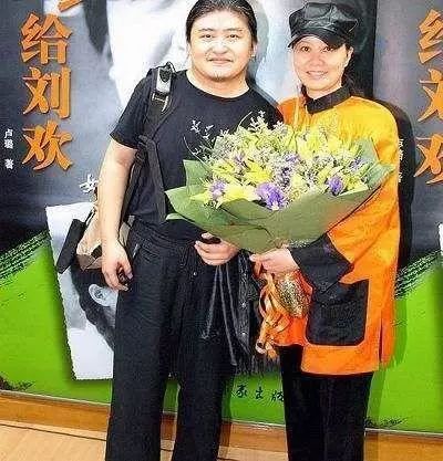 刘欢相识9天闪婚的老婆如今长这样,难怪不愿公开她!