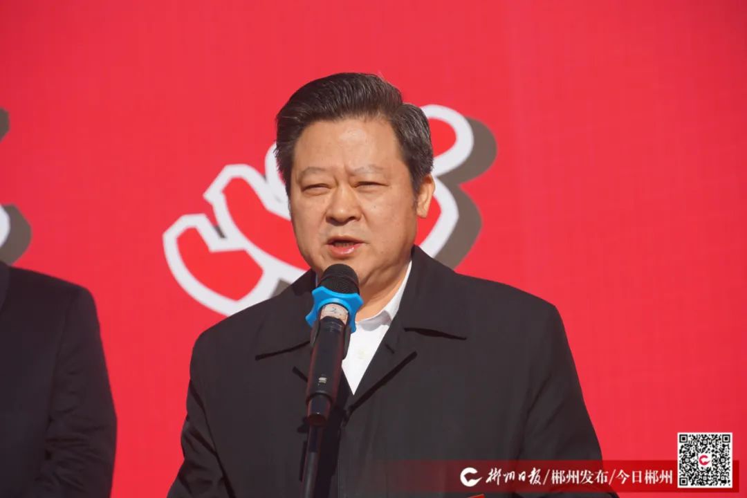 我为群众办实事今天志仁书记送证上门