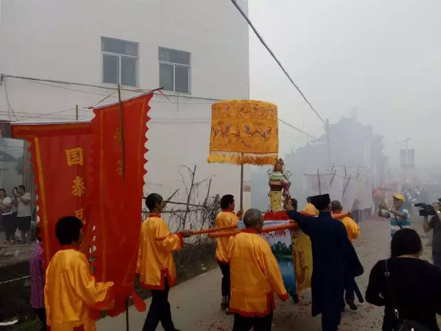 传统民俗“阿公岀行” 传统民俗“阿公岀行”